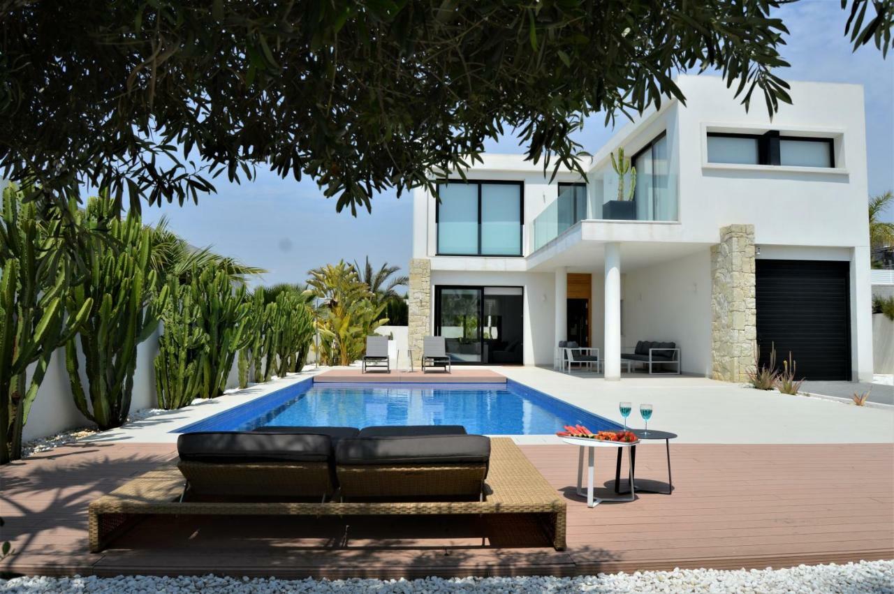 Villa With Private Pool Llobregales Экстерьер фото